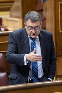 Esteban (PNV) dice que "es grave para una democracia" todo lo que está ocurriendo con el Rey emérito