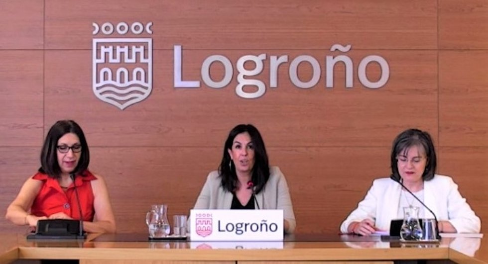 De izquierda a derecha, Fabiola Portillo, Esmeralda Campos y Cristina Olarte.