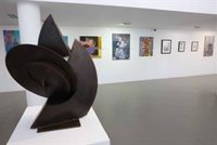 La invasión rusa a Ucrania, hilo conductor de la exposición de artes plásticas de Aplama en la Diputación de Málaga