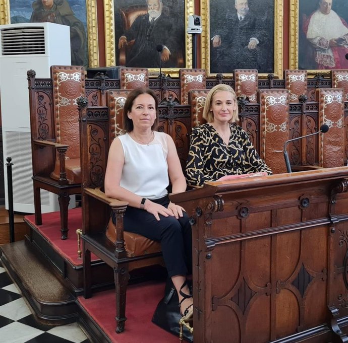 La portavoz de Ciudadanos en el Ayuntamiento de Palma, Eva Pomar, y la regidora de Cs en Cort, Joana Capó.