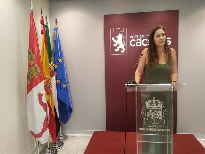 La viceportavoz del Ayuntamiento de Cáceres, María Ángeles Costa