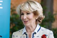 Esperanza Aguirre es recibida en el congreso del PP de Madrid entre aplausos y aclamada como "referente"