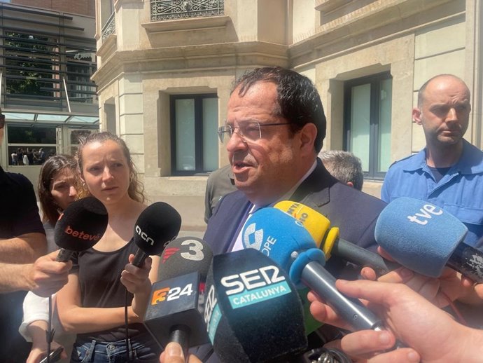 El conseller de Interior, Joan Ignasi Elena, durante la intervención