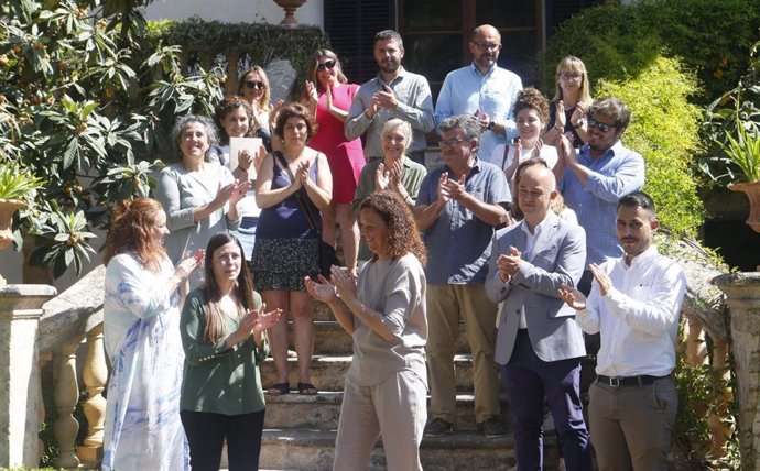 Entidades firman el manifiesto 'Tanca el Cercle', junto a la presidenta del Consell de Mallorca, Catalina Cladera, y la vicepresidenta y consellera insular de Medio Ambiente, Aurora Ribot.