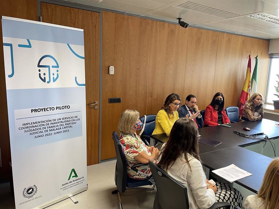 La Universidad de Málaga y la Junta diseñan un proyecto piloto para implantar un coordinador parental en los juzgados de familia
