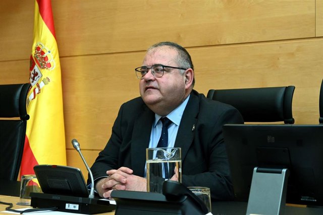 El consejero de Sanidad, Alejandro Vázquez, en una imagen de archivo en las Cortes.