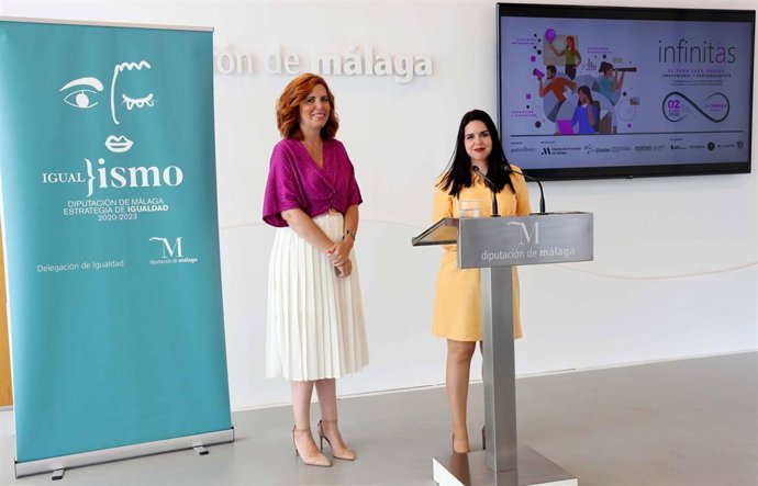 Arantxa López, de GastronÓmico (i), y la diputada de Igualdad, Lourdes Piña (d)