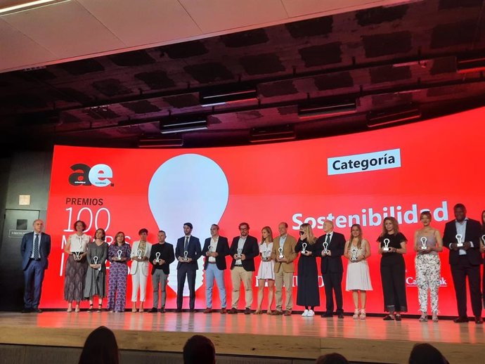 Entrega de los reconocimientos a las "100 Mejores Ideas de 2021"