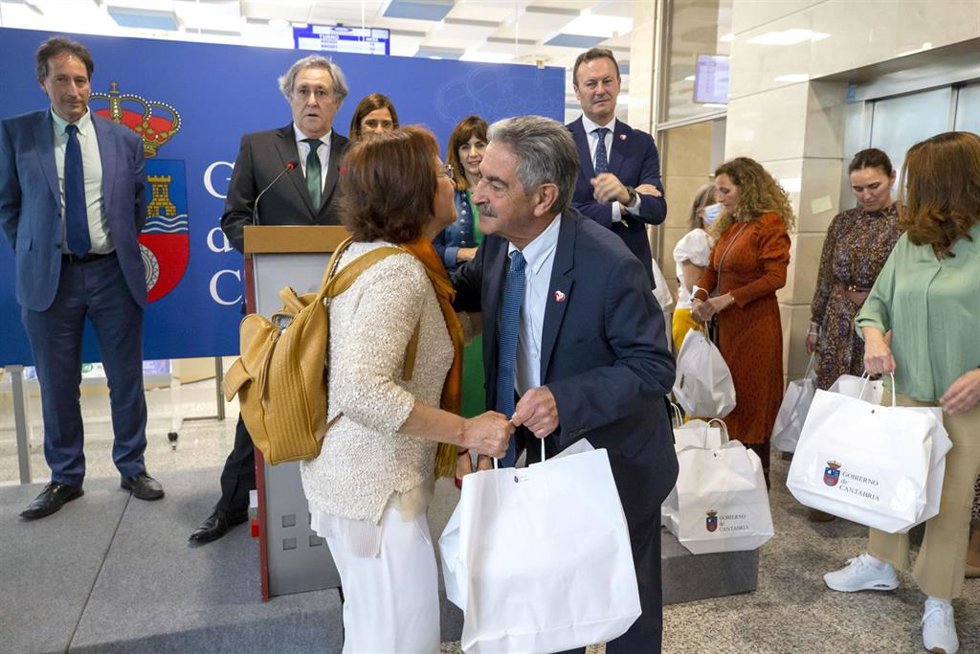 El Presidente De Cantabria, Miguel Ángel Revilla; La Consejera De Presidencia, Paula Fernández, Y Otros Consejeros En La Festividad De Santa Rita