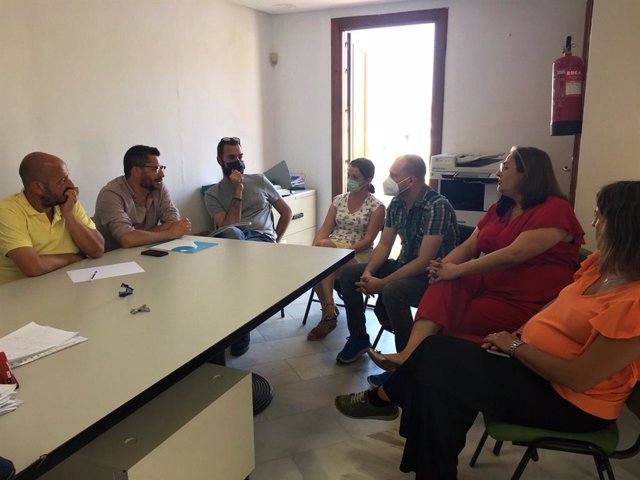 Encuentro de IU Cádiz con el comité de empresa de Majorel en Jerez.