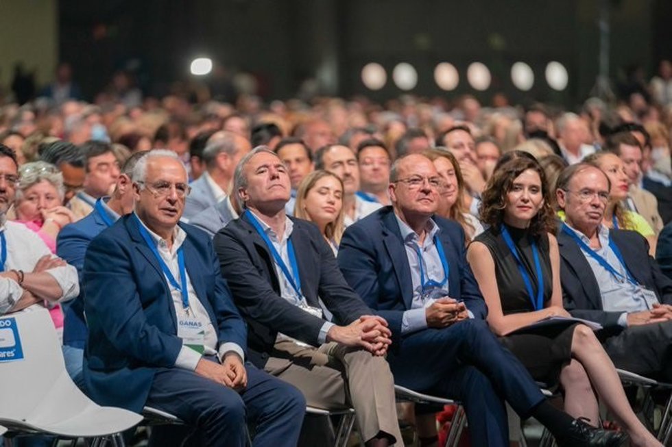 José Antonio Monago, junto a Isabel Díaz Ayuso, en el Congreso del PP de Madrid.