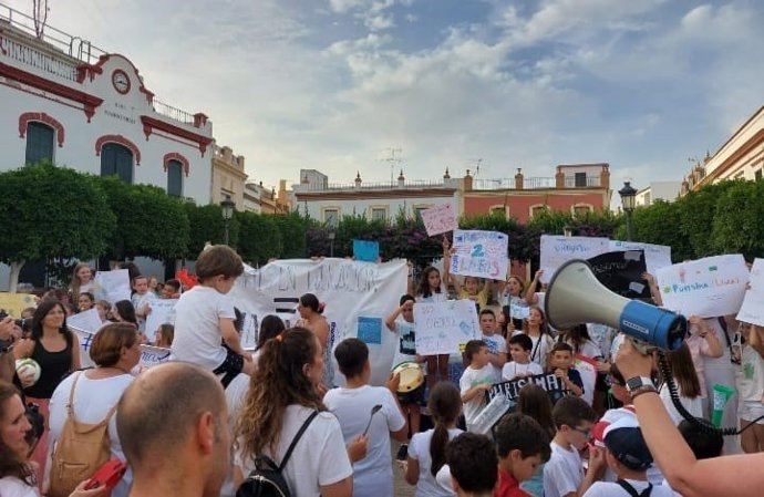 Manifestación de la comunidad educativa del CEIP Purísima Concepción