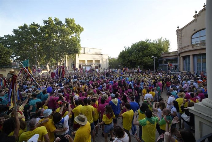 Peñistas del Aplec del Caragol en Lleida en el tradicional Caragolasso