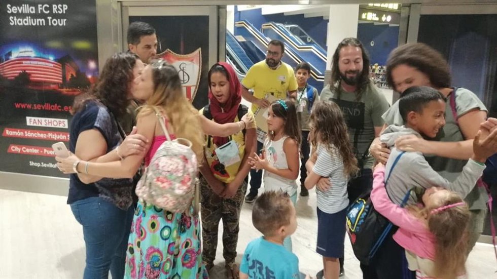Archivo - Llegada de niños saharauis desde los campamentos de refugiados de Tinduf (Argelia), foto de archivo  