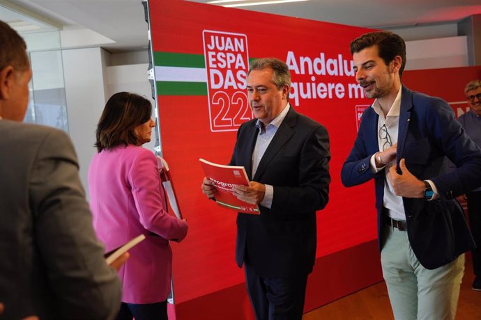 El secretario general del PSOE-A y candidato a la Junta de Andalucía, Juan Espadas, el miércoles 18 en la presentación del programa.