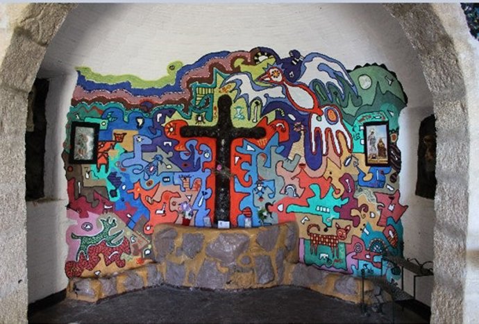 Investigan a un hombre por pintar sin autorización el interior de la ermita de San Cristóbal en Alcoi