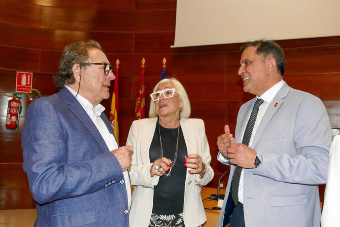 Archivo - El alcalde de Murcia, José Antonio Serrano, en la presentación del libro 'Carme Chacón, la mujer que pudo gobernar'