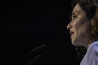 Ayuso critica al Gobierno "totalitario" e "infatiloide": "Somos la alternativa al socialismo y no vamos a mimetizarnos"