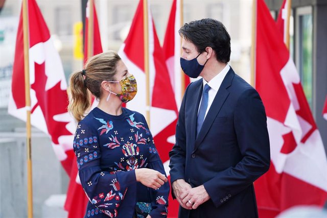 Archivo - El primer ministro de Canadá, Justin Trudeau, junto con su esposa, Sophie Gregoire 
