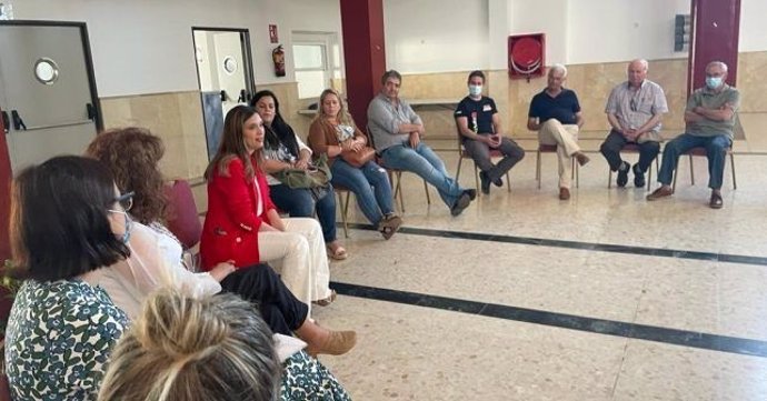 Encuentro del PSOE de Huelva con colectivos de Villanueva de los Castillejos