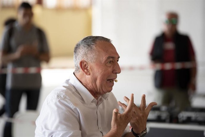 El portavoz de Compromís, Joan Baldoví, interviene en la presentación de la propuesta alternativa de Compromís en la Marina de Valncia, a 21 de mayo de 2022, en Valencia, Comunidad Valenciana, (España)