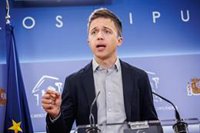 Errejón afea el silencio de Feijóo sobre el emérito: "Si fuera monárquico, querría una monarquía que no diera vergüenza"