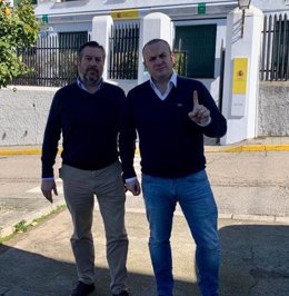 El  cabeza de la candidatura de Cs por Huelva a las elecciones andaluzas del 19J, Julio Díaz, y el secretario de Relaciones Instituciones de Cs Huelva, Alfredo Martín