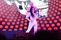 Festival Primavera de Tomares (Sevilla) vibra con la música de Fangoria, Nancys Rubias y No me pises que llevo chanclas