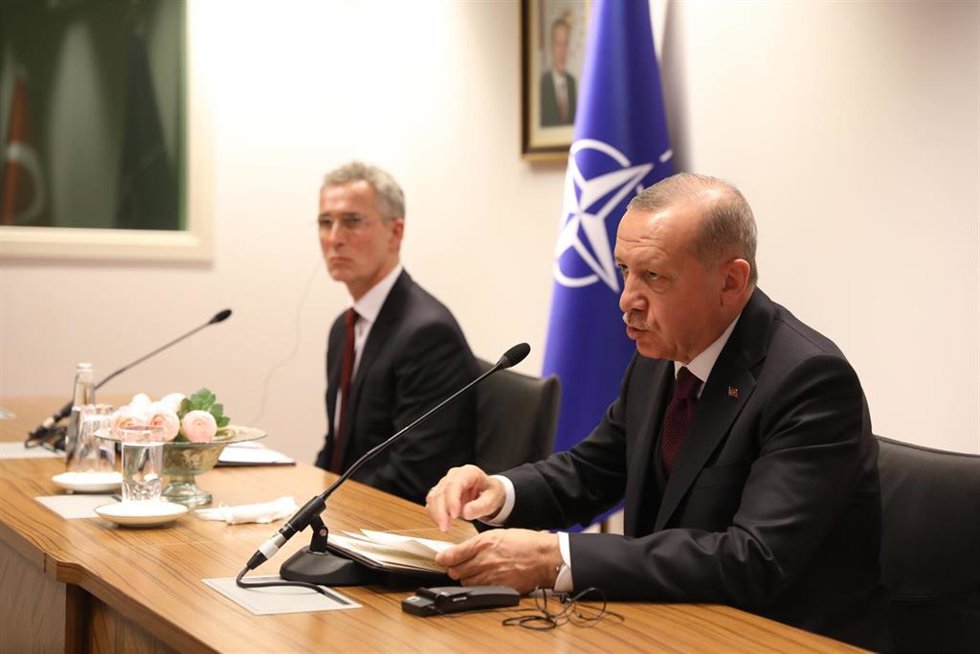 Archivo - Jens Stoltenberg y Recep Tayyip Erdogan durante una rueda de prensa en Bruselas 