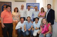 Juan Bravo mantiene un encuentro con afiliados del PP de Vilches (Jaén), que reelige a su presidente local