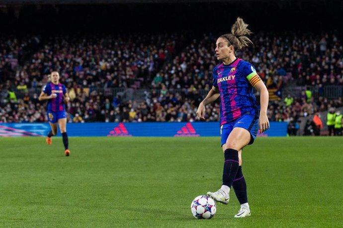 Archivo - Alexia Putellas of FC Barcelona in action during the UEFA Women's Champions League Quarter Finals  match between FC Barcelona and Real Madrid CF at Camp Nou on March 30, 2022 in Barcelona, Spain.
