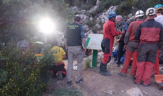 Rescate de una espeleóloga en la Cueva de la Gitana en Sierra de María (Almería).