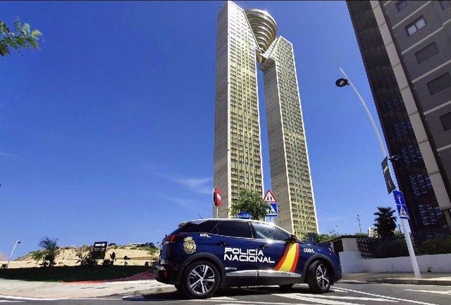 Archivo - Vehículo de la Policía Nacional en Benidorm (Alicante)