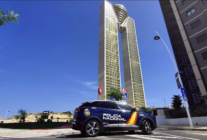 Archivo - Vehículo de la Policía Nacional en Benidorm (Alicante)