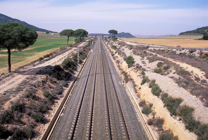 Archivo - Imatge de recurs de les vies de tren