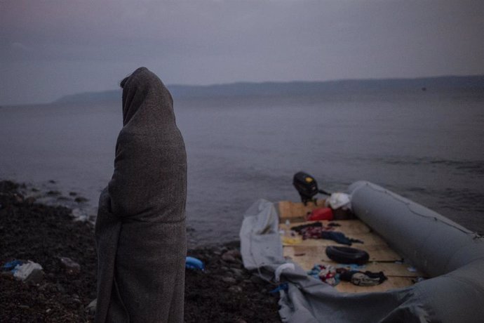 Archivo - Migrantes rescatados en el mar Egeo