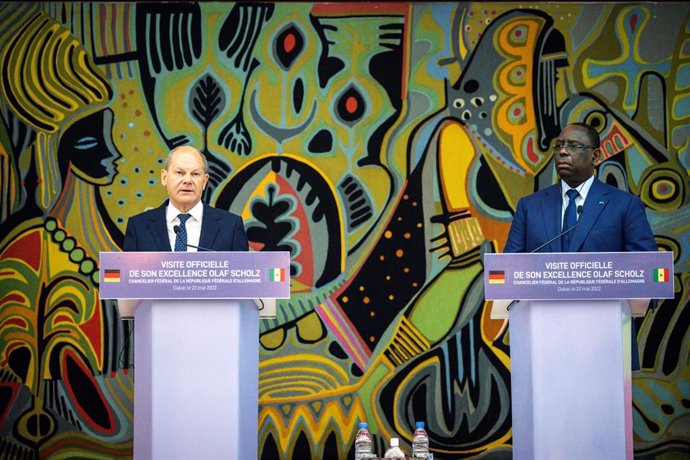 El canciller alemán, Olaf Scholz, y el presidente de Senegal, Macky Sall 