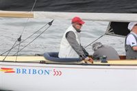 Juan Carlos I, arropado en su primera visita a España desde su marcha a Abu Dabi, pero no exento de críticas