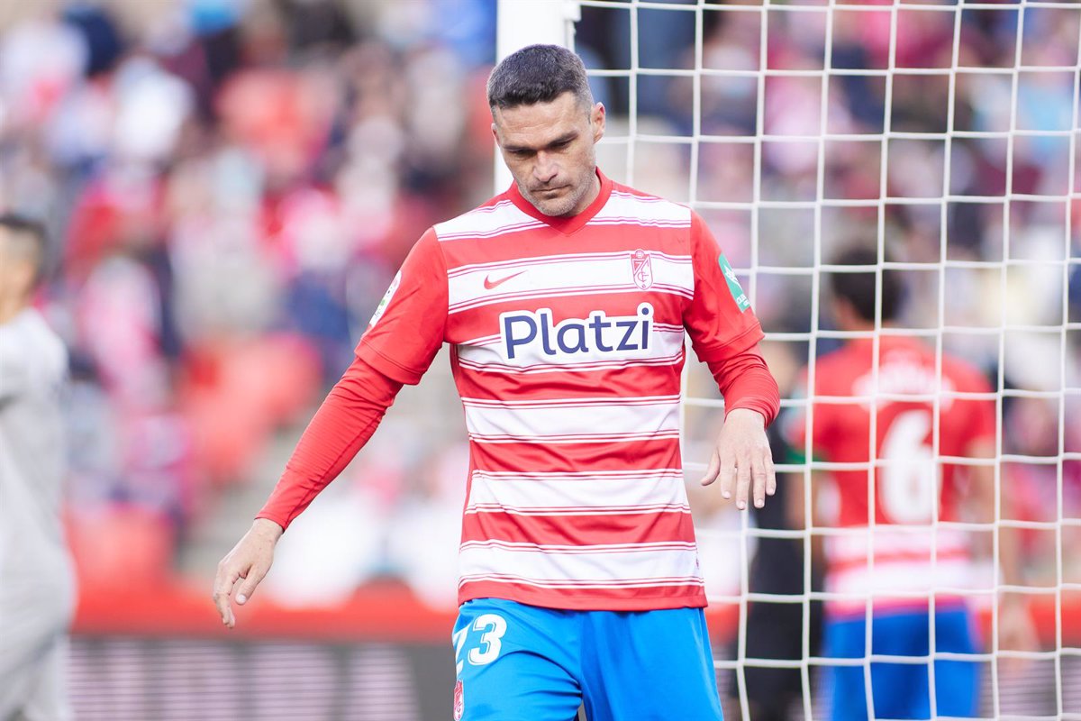 Granada goes to Second with the salvation of Cádiz and Mallorca