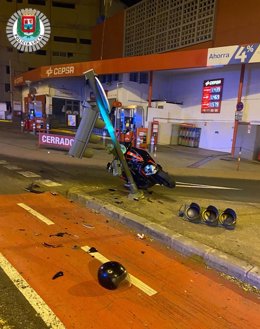 Accidente de los detenidos con la moto en la que circulaban por Las Palmas de Gran Canaria