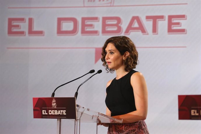 La presidenta de la Comunidad de Madrid, Isabel Díaz Ayuso, interviene en un desayuno informativo organizado por el diario digital El Debate, en el Hotel Westin Palace, a 23 de mayo de 2022