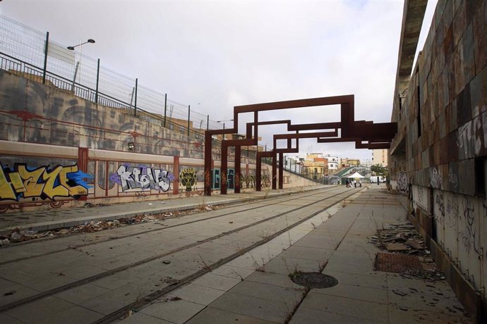 Archivo - Actos vandálicos en las instalaciones del Tranvía de Alcalá de Guadaíra
