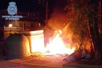Dos detenidas por incendios provocados en una huelga de limpieza en Fuengirola (Málaga)