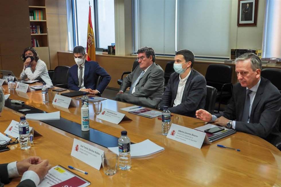 El ministro Escrivá visita el Servicio Jurídico de la Seguridad Social, que en 2021 inició 140.000 actuaciones judiciales