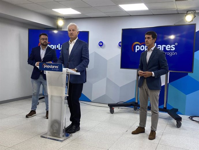 Javier Merino, Eloy Suárez y Pedro Navarro (PP).