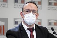 El ministro francés discapacitado acusado de violación insiste en su inocencia