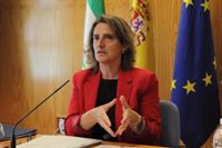 Ribera admite "incertidumbre" para calcular la bajada del precio de la luz pero cree que oscilará entre el 15% y el 20%