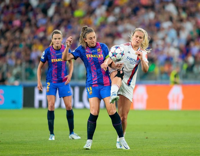 Alexia of Barcelona women and Lindsey Horan of Olympique Lyonnais during the UEFA Women's Champions League, Final football match between FC Barcelona and Olympique Lyonnais (Lyon) on May 21, 2022 at Allianz Stadium in Turin