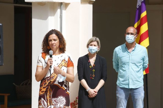 La presidenta del Consell y la presidenta del IMAS visitan la nueva residencia y centro de día de Felanitx