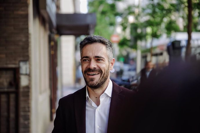 El portavoz de la Ejecutiva del PSOE, Felipe Sicilia, a su llegada a una reunión de la Ejecutiva Federal del PSOE en la sede socialista de la calle Ferraz, a 9 de mayo de 2022, en Madrid (España).